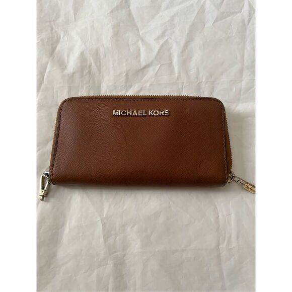 Michael Kors brown wallet - Picture 1 of 10